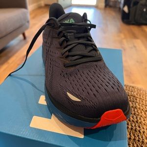 NIB - Hoka One One Men's Clifton 8 - OSVB (Outer Space/Vallarta Blue)-11 2E wide